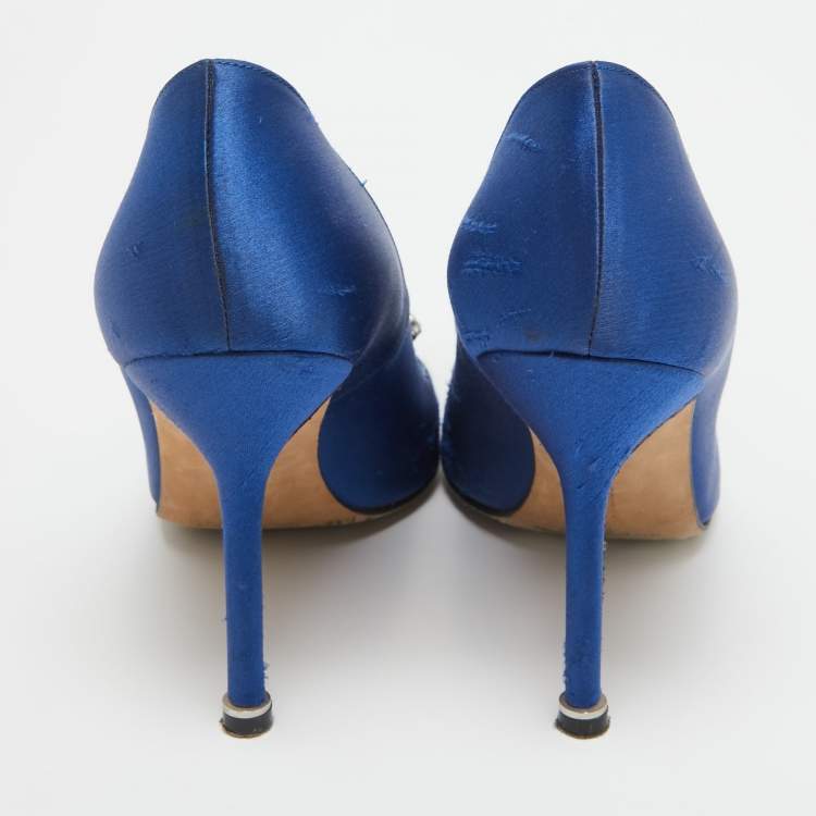 Pre Owned Manolo Blahnik  Blue Satin Hangisi Pumps Size 36