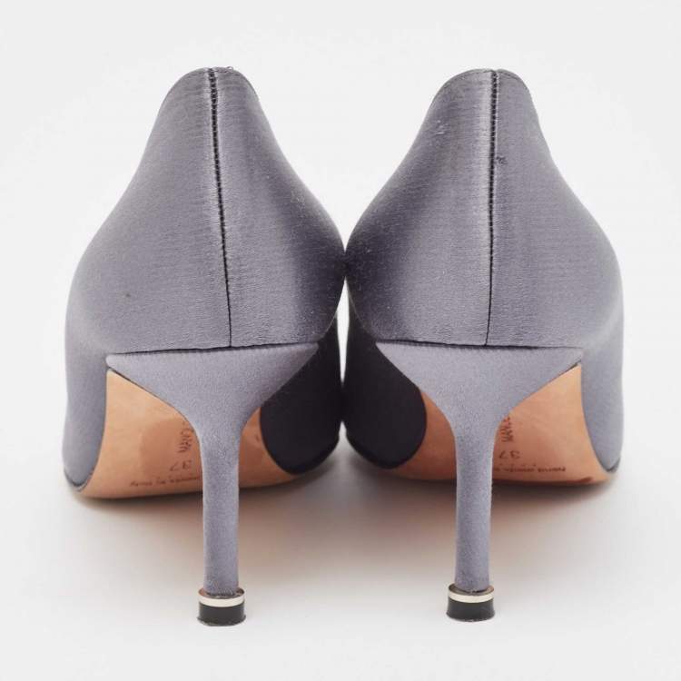 Pre Owned Manolo Blahnik Grey Satin Hangisi Pumps Size 37