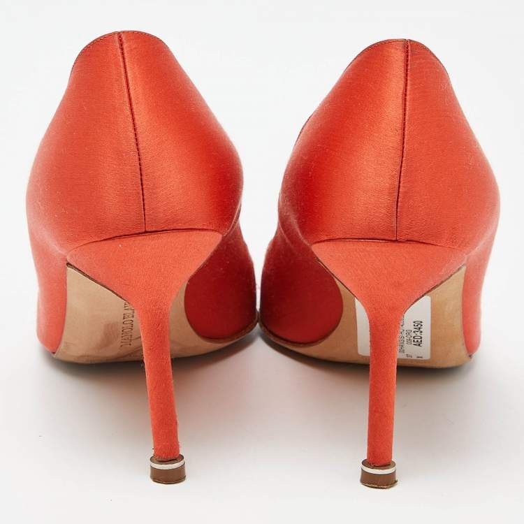 Pre Owned Manolo Blahnik Orange Satin Hangisi Pumps Size 37