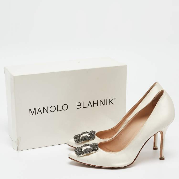 Pre Owned Manolo Blahnik Ivory Satin Hangisi Pumps Size 39