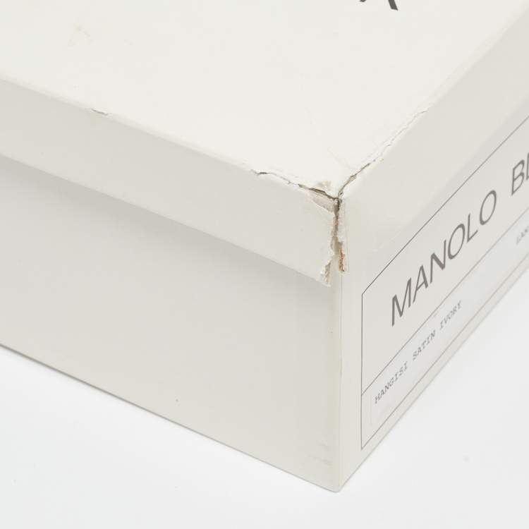 Pre Owned Manolo Blahnik Ivory Satin Hangisi Pumps Size 39