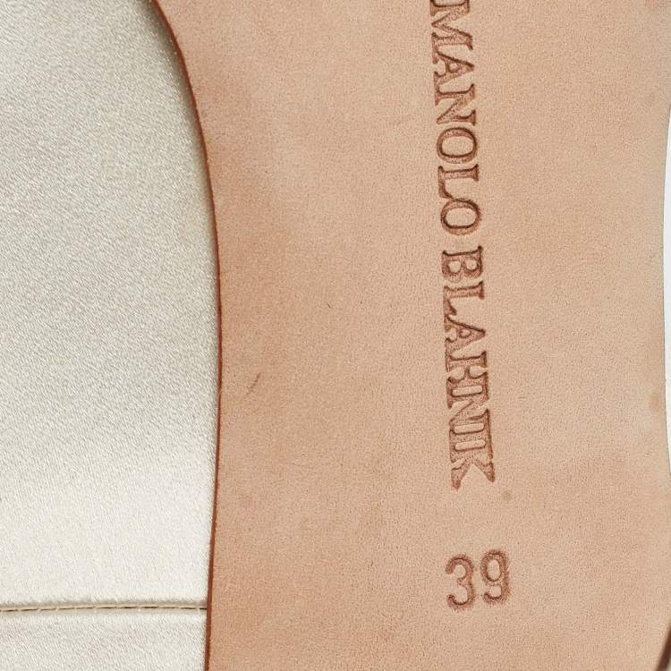 Pre Owned Manolo Blahnik Ivory Satin Hangisi Pumps Size 39