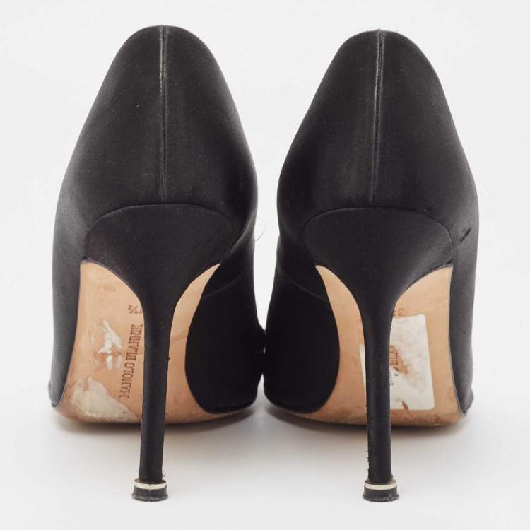 Pre Owned Manolo Blahnik Black Satin Hangisi Pumps Size 38.5
