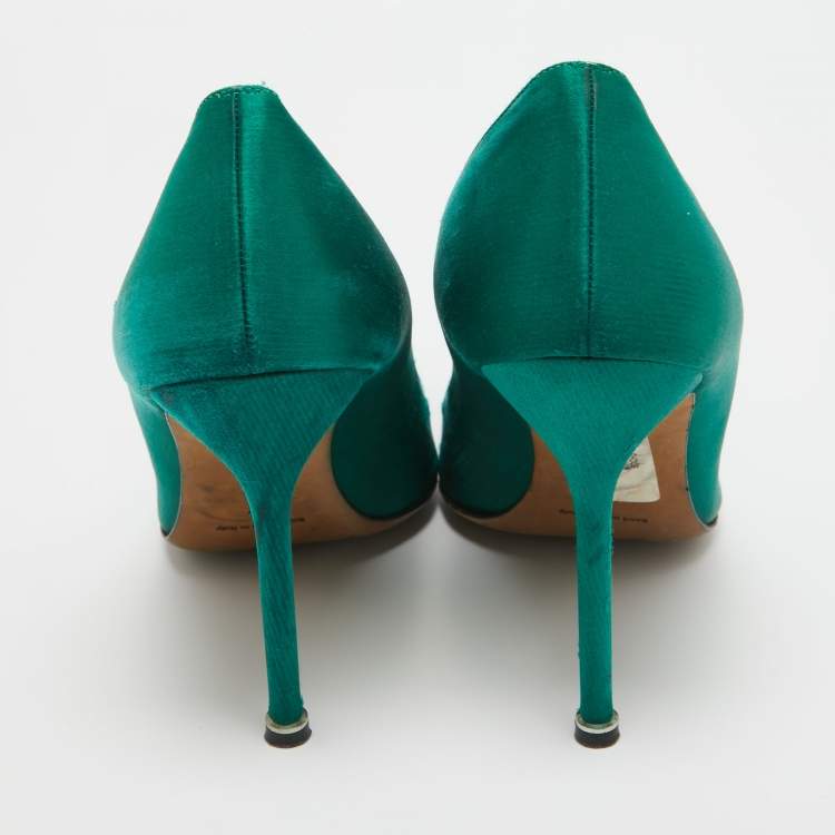 Pre Owned Manolo Blahnik Green Satin Hangisi Pumps Size 42