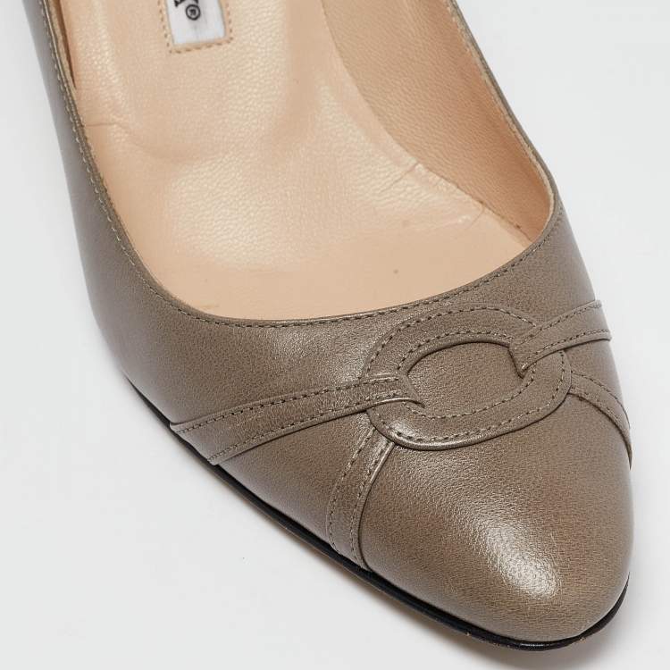 Pre Owned Manolo Blahnik Grey Leather Almond Toe Pumps Size 36.5