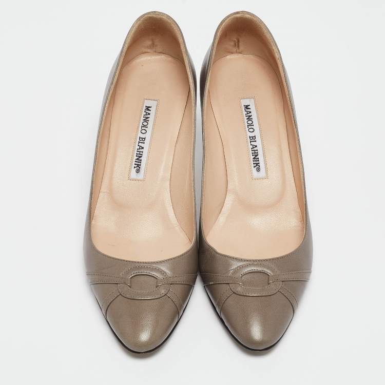 Pre Owned Manolo Blahnik Grey Leather Almond Toe Pumps Size 36.5