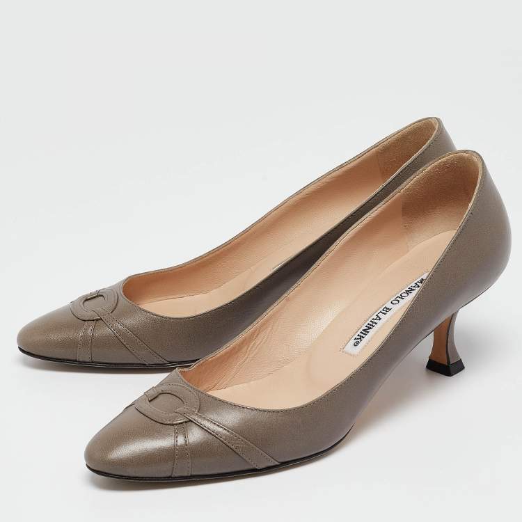 Pre Owned Manolo Blahnik Grey Leather Almond Toe Pumps Size 36.5