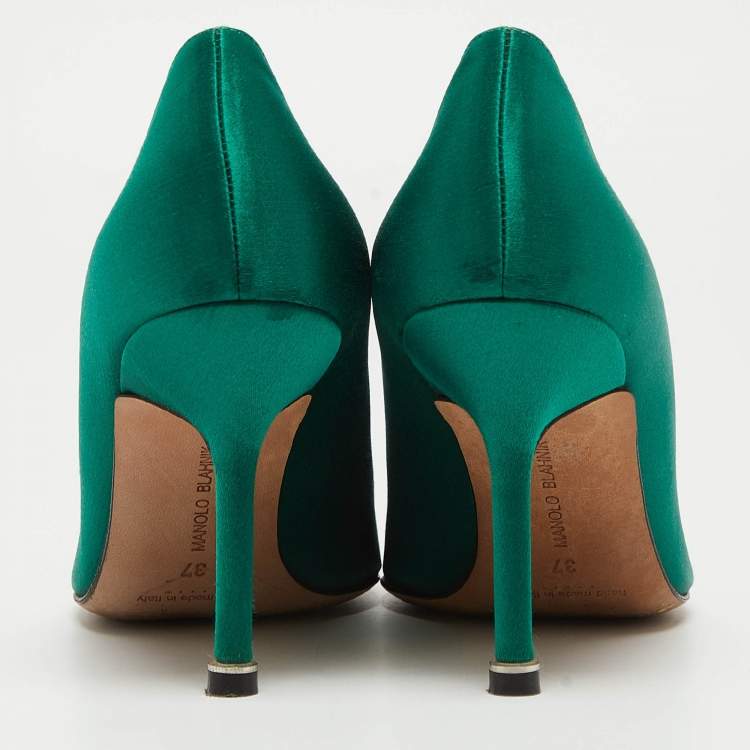 Pre Owned Manolo Blahnik Green Satin Hangisi Crystal Embellished Pumps Size 37
