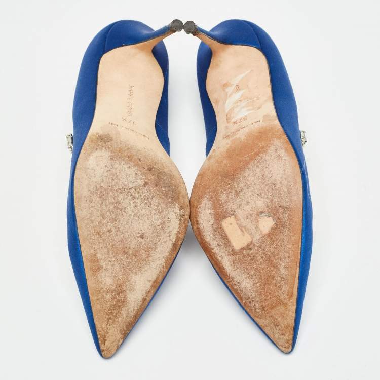 Pre Owned Manolo Blahnik Satin Nadira Crystal Embellished Pointed Toe Pumps Size 37.5