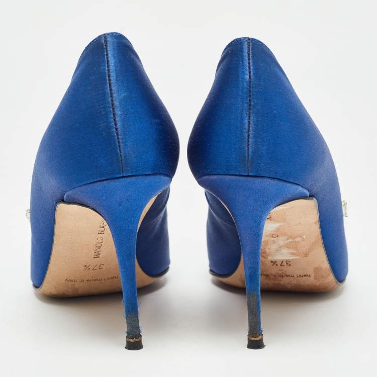 Pre Owned Manolo Blahnik Satin Nadira Crystal Embellished Pointed Toe Pumps Size 37.5