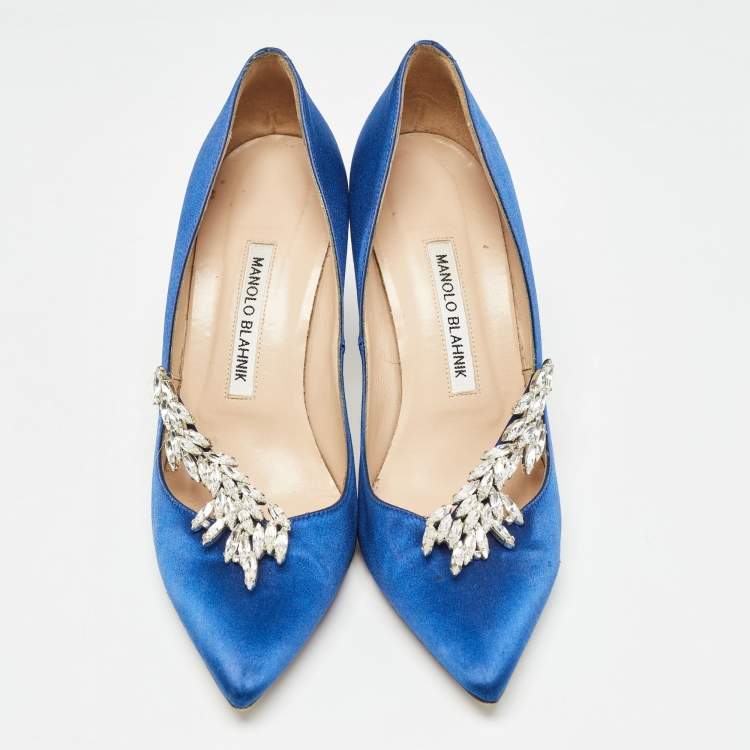 Pre Owned Manolo Blahnik Satin Nadira Crystal Embellished Pointed Toe Pumps Size 37.5
