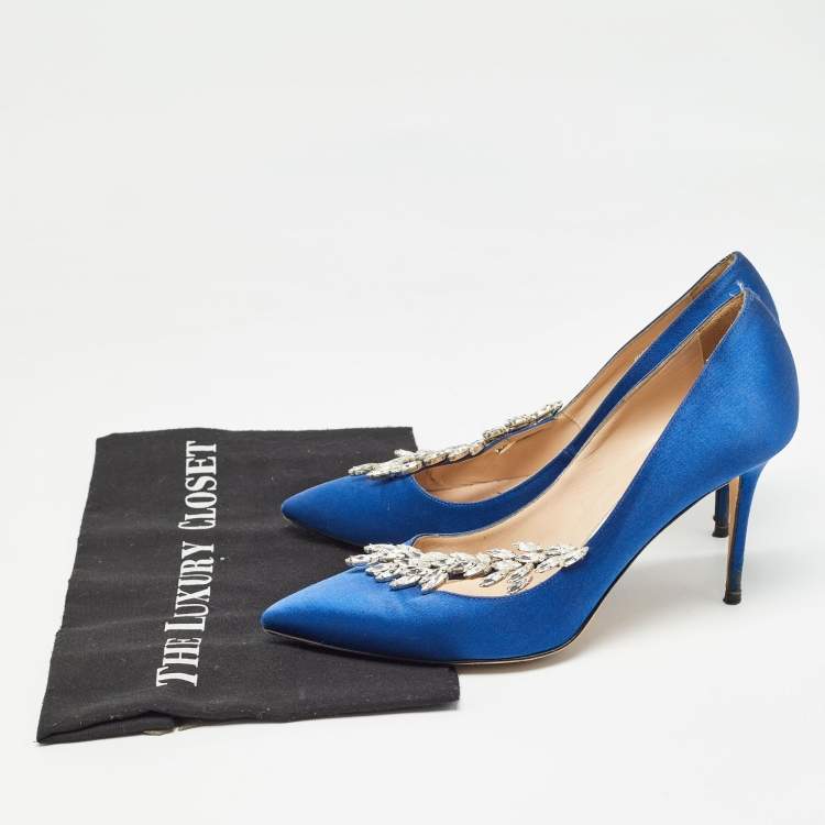 Pre Owned Manolo Blahnik Satin Nadira Crystal Embellished Pointed Toe Pumps Size 37.5
