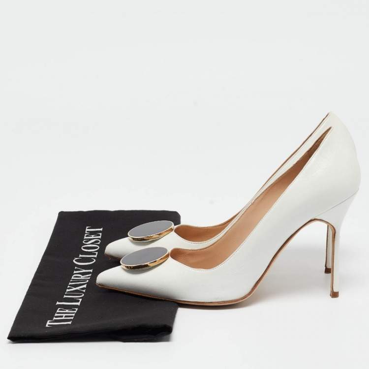 Pre Owned Manolo Blahnik White Leather Embellished Pointed Toe Pumps Size 37.5
