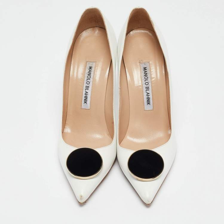 Pre Owned Manolo Blahnik White Leather Embellished Pointed Toe Pumps Size 37.5