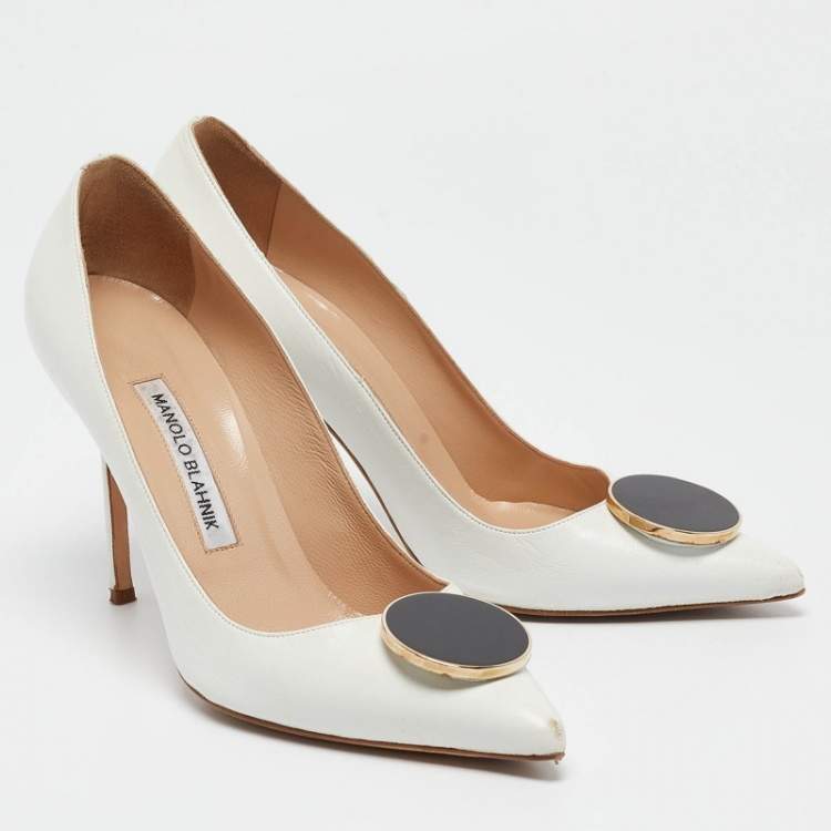 Pre Owned Manolo Blahnik White Leather Embellished Pointed Toe Pumps Size 37.5