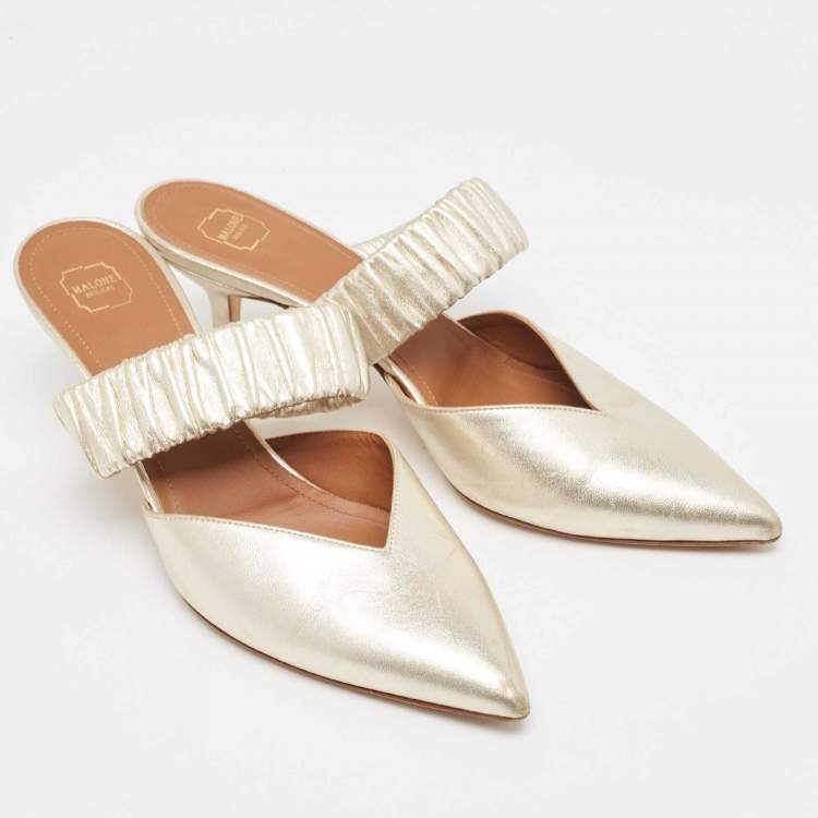 Pre Owned Manolo Blahnik Gold Leather Mules Size 38.5 