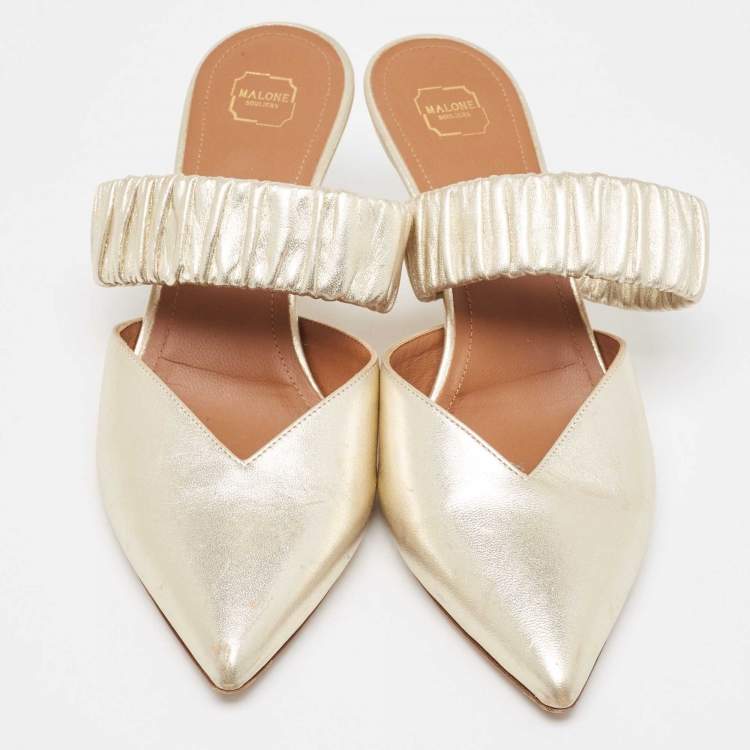Pre Owned Manolo Blahnik Gold Leather Mules Size 38.5 