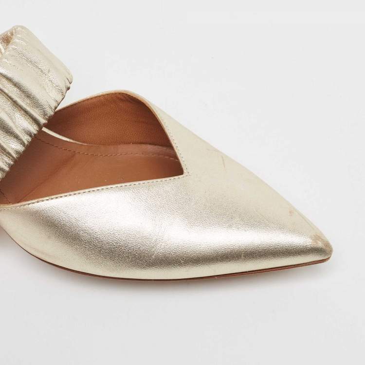 Pre Owned Manolo Blahnik Gold Leather Mules Size 38.5 