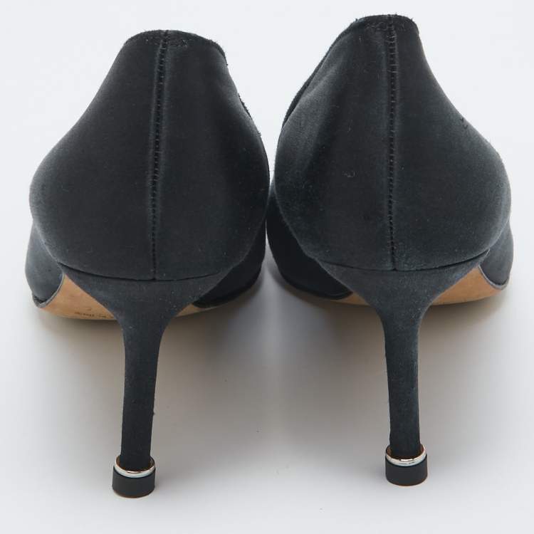 Pre Owned Manolo Blahnik Black Satin Hangisi Pumps Size 39
