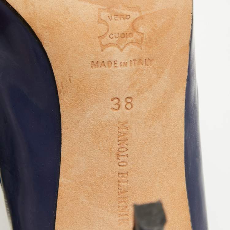 مملوكة مسبقًا Manolo Blahnik Navy Blue Patent Leather Mary Jane Pumps Size 38