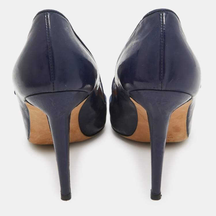 مملوكة مسبقًا Manolo Blahnik Navy Blue Patent Leather Mary Jane Pumps Size 38