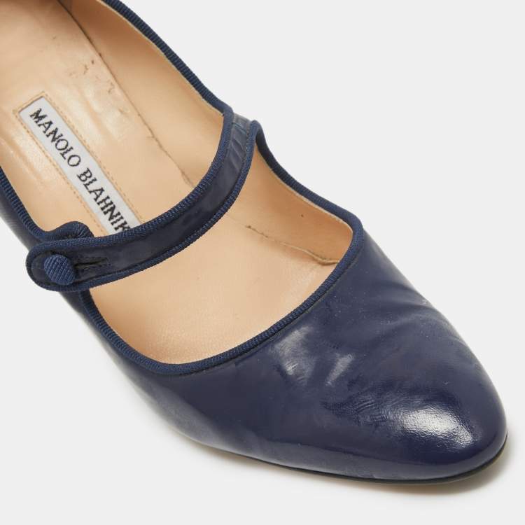 مملوكة مسبقًا Manolo Blahnik Navy Blue Patent Leather Mary Jane Pumps Size 38