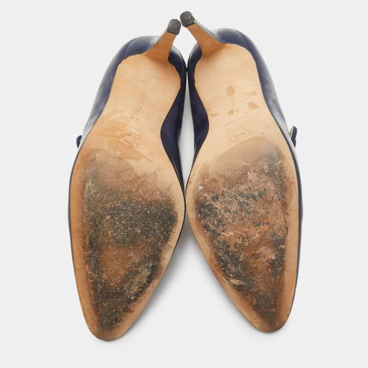 مملوكة مسبقًا Manolo Blahnik Navy Blue Patent Leather Mary Jane Pumps Size 38