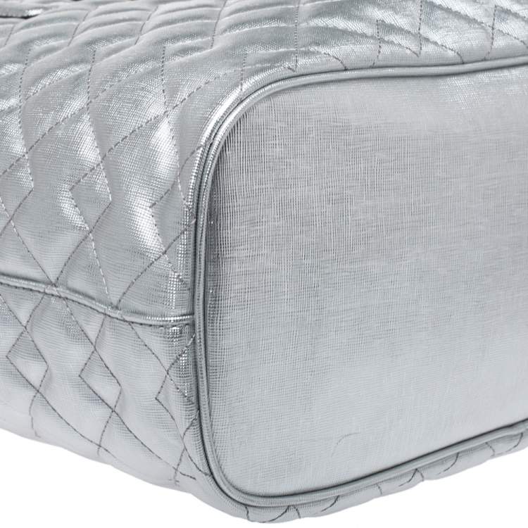 Pre Owned Marc By Marc Jacobs Silver Quilted PVC Metropolitote Tote