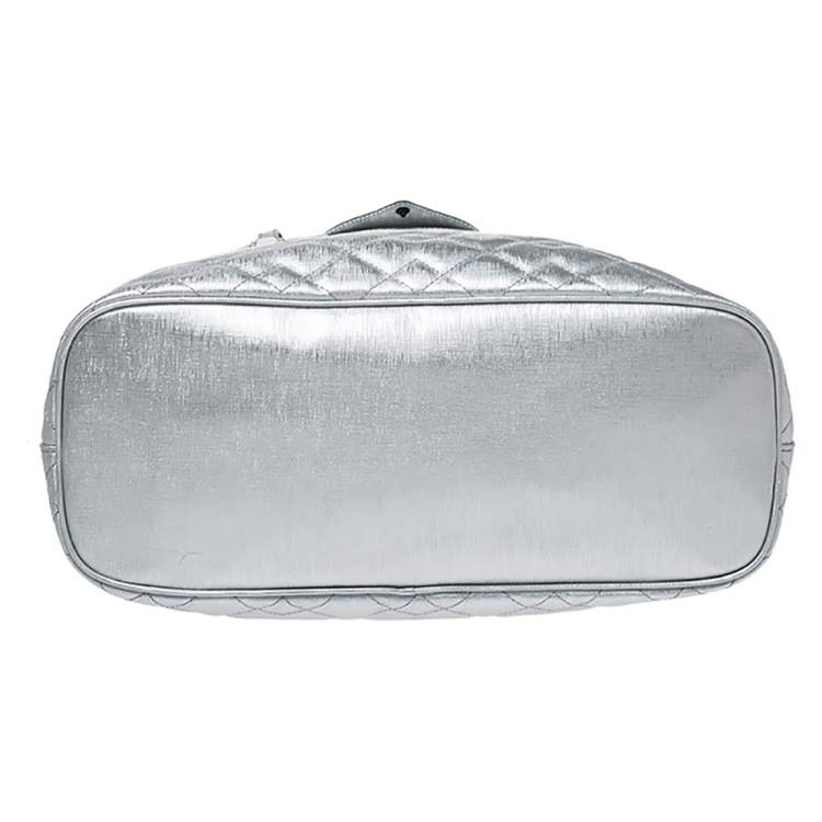 Pre Owned Marc By Marc Jacobs Silver Quilted PVC Metropolitote Tote