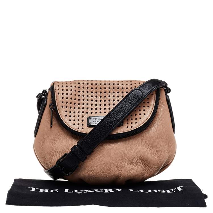 مملوكة مسبقًا Marc by Marc Jacobs Beige/Black Leather Classic Q Natasha Crossbody Bag