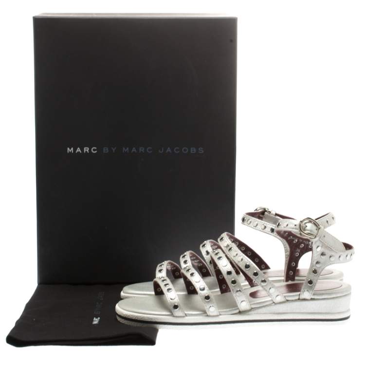 مملوكة مسبقًا Marc by Marc Jacobs Metallic Silver Leather Gena Studded Ankle Strap Flat Sandals Size 36