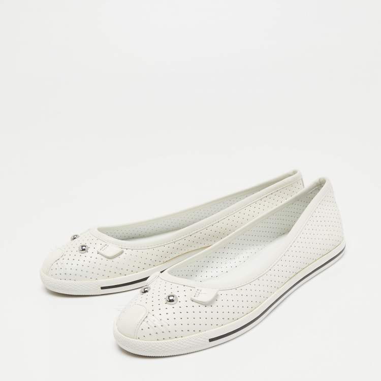 Pre Owned Marc by Marc Jacobs White Perforated Leather Mouse Ballet Flats Size 37