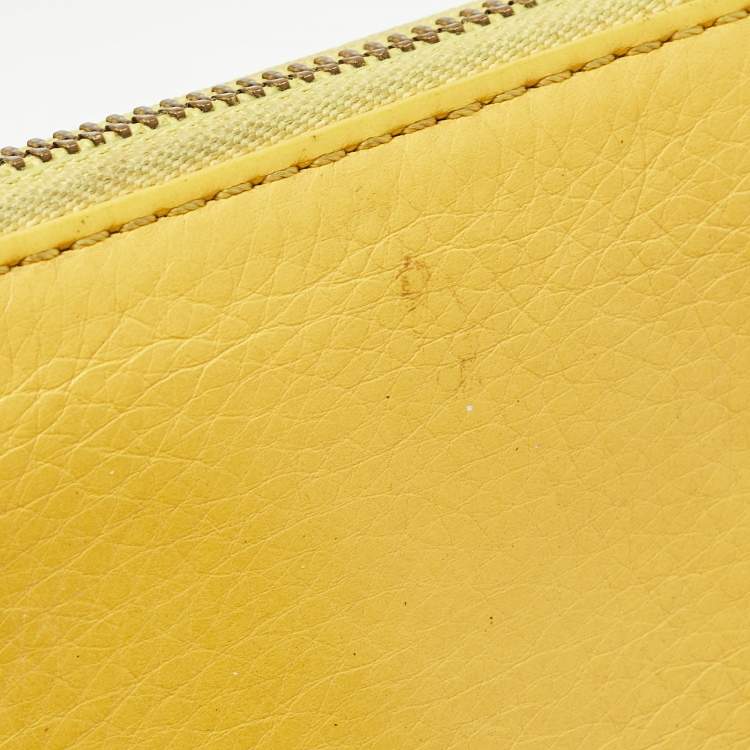 Pre Owned Marc by Marc Jacobs Yellow Leather Classic Q Zip Around Wallet