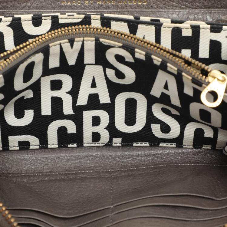Pre Owned Marc by Marc Jacobs Grey Leather Zip Around Wallet