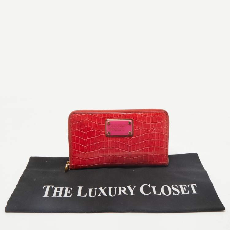 Pre Owned Marc by Marc Jacobs Red Croc Embossed Patent Leather Organizer Zip Clutch