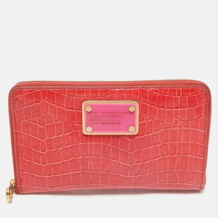 Pre Owned Marc by Marc Jacobs Red Croc Embossed Patent Leather Organizer Zip Clutch