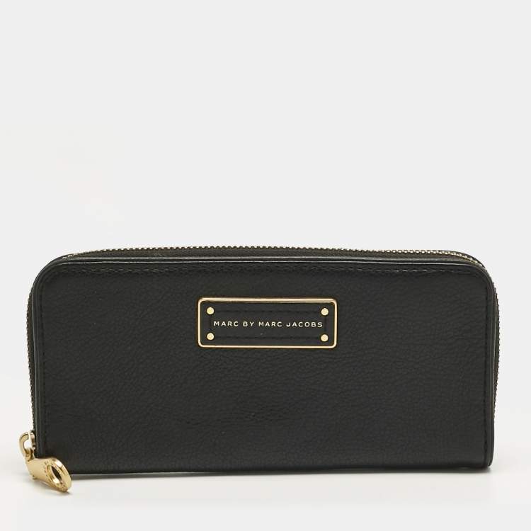 Pre Owned Marc by Marc Jacobs Black Leather Too Hot to Handle Continental Wallet
