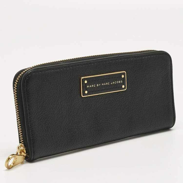 Pre Owned Marc by Marc Jacobs Black Leather Too Hot to Handle Continental Wallet