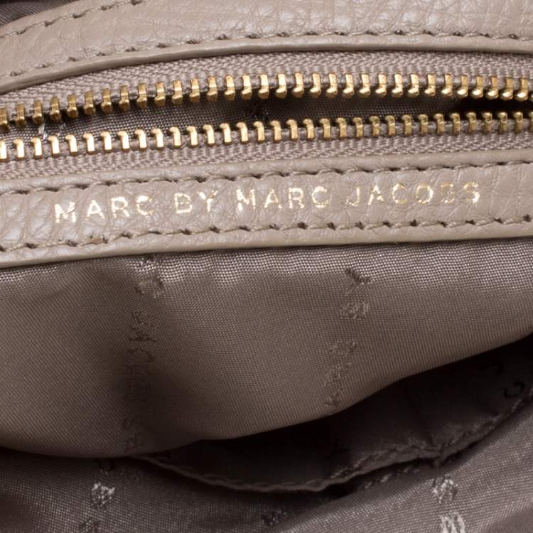 مملوكة مسبقًا Marc by Marc Jacobs Grey Leather Crossbody Bag