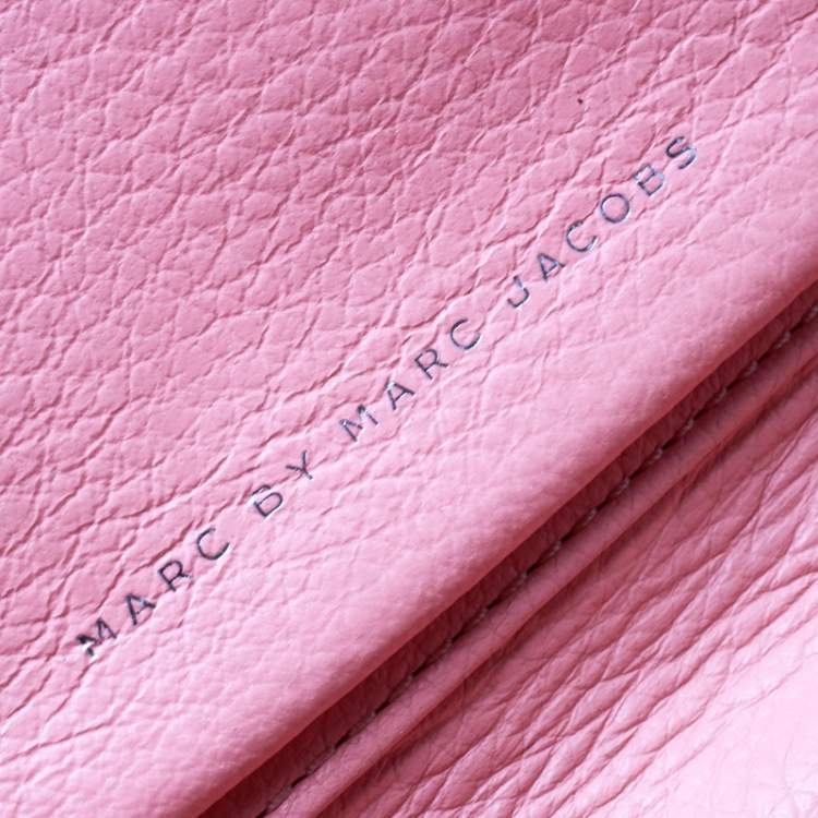 Pre Owned Marc by Marc Jacobs Lime Green/Peach Pink Leather Zip Around Wallet