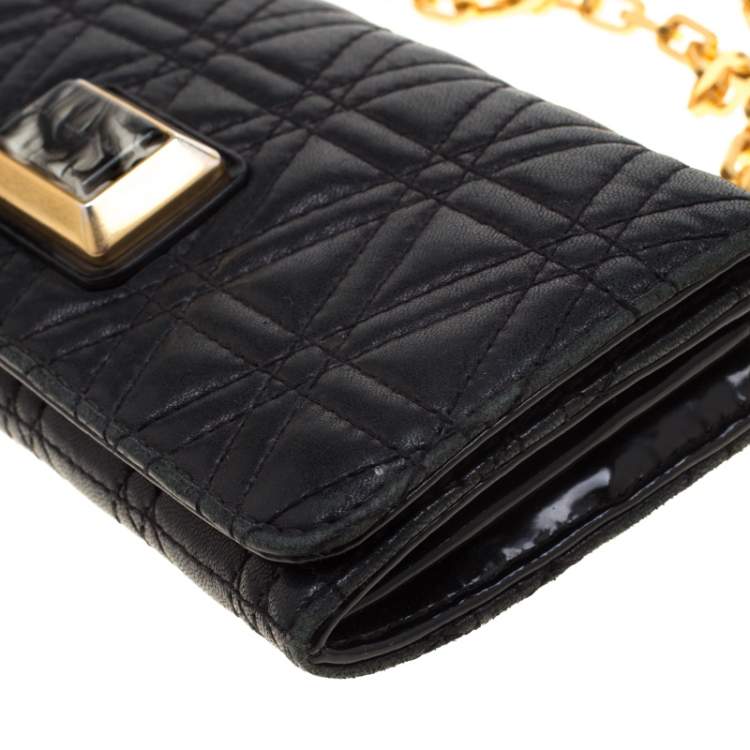 Pre Owned Marc by Marc Jacobs Black Quilted Leather Wallet on Chain