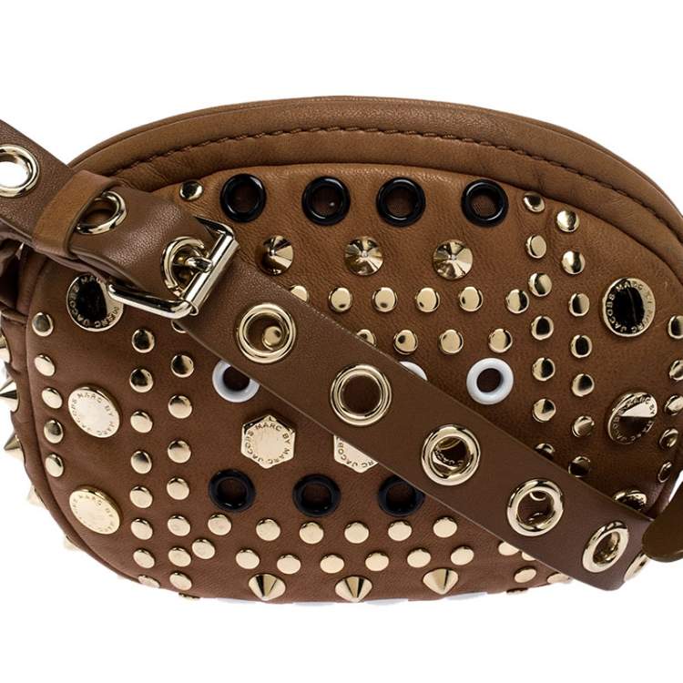 مملوكة مسبقًا Marc by Marc Jacobs Tan Studded Leather Round Crossbody Bag
