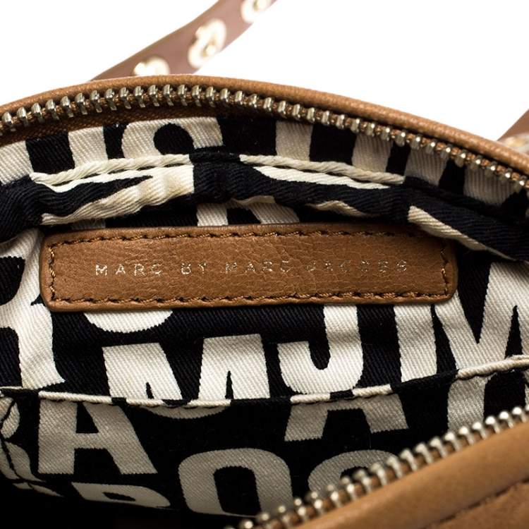 مملوكة مسبقًا Marc by Marc Jacobs Tan Studded Leather Round Crossbody Bag