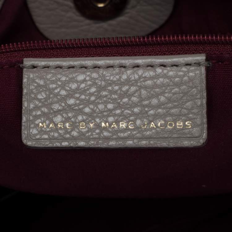 مملوكة مسبقًا  Marc by Marc Jacobs Taupe Leather Classic Q Hillier Hobo