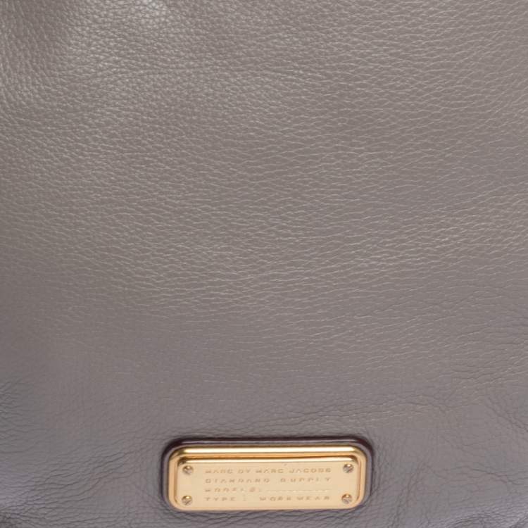 مملوكة مسبقًا  Marc by Marc Jacobs Taupe Leather Classic Q Hillier Hobo