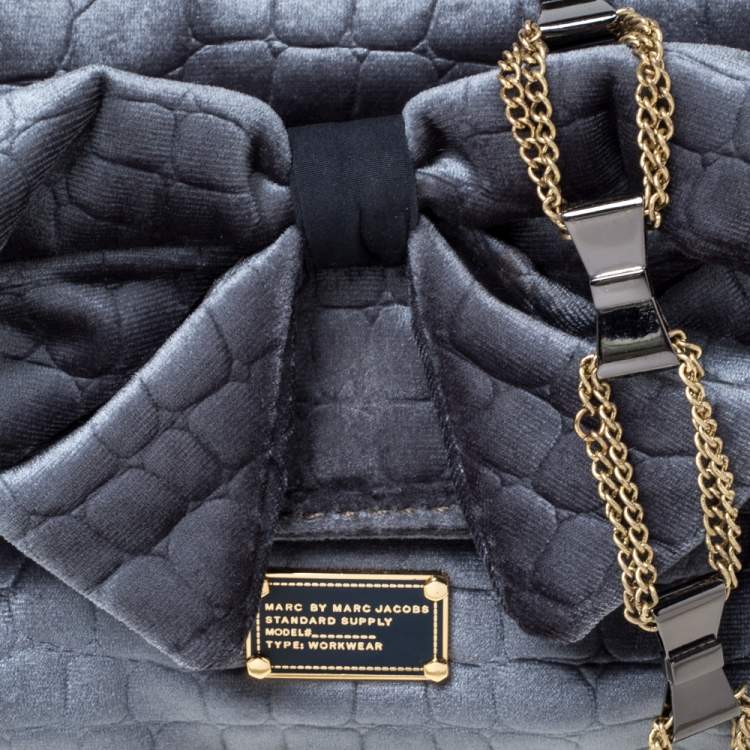 مملوكة مسبقًا Marc by Marc Jacobs Grey Velvet Shoulder Bag