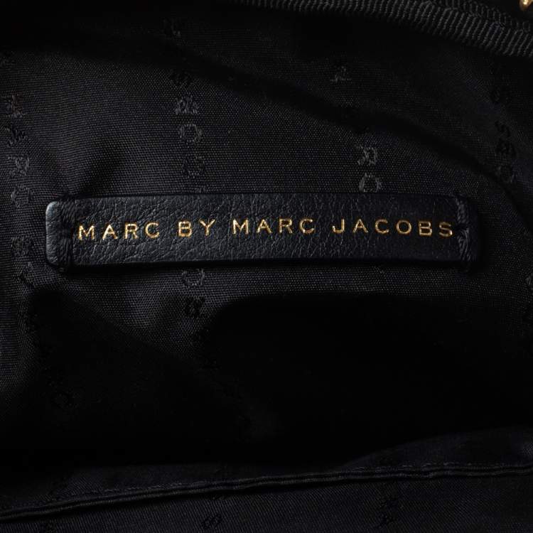 Pre Owned Marc by Marc Jacobs Black Leather Logo Plaque Shoulder Bag