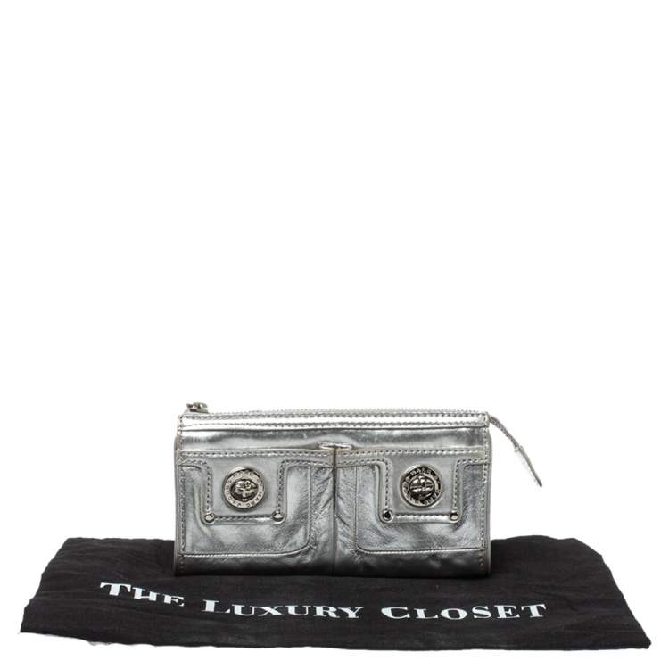 Pre Owned Marc by Marc Jacobs Metallic Silver Leather Totally Turnlock Wallet     