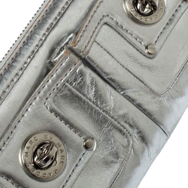 Pre Owned Marc by Marc Jacobs Metallic Silver Leather Totally Turnlock Wallet     