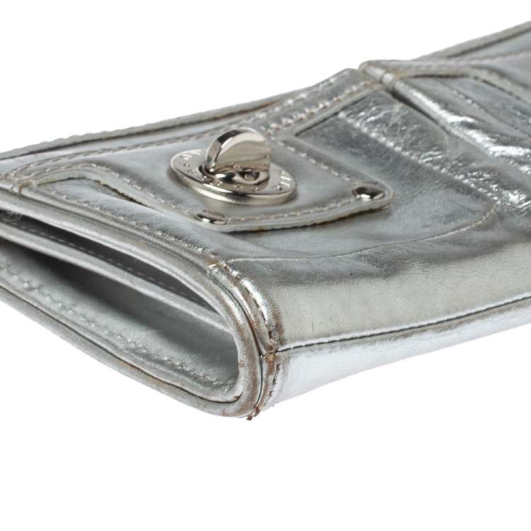 Pre Owned Marc by Marc Jacobs Metallic Silver Leather Totally Turnlock Wallet     